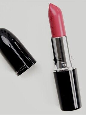 MAC Cosmetics Lustreglass Lipstick - Frienda (NIB)